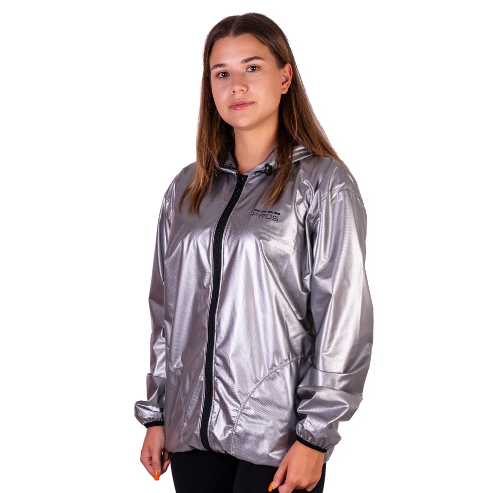 High-quality, comfortable and practical outdoor jacket whose properties help maintain the body's thermal comfort.