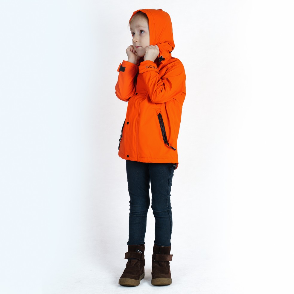 PROS Waterproof jacket for girls, model 712. Seamless construction protects against water and wind.