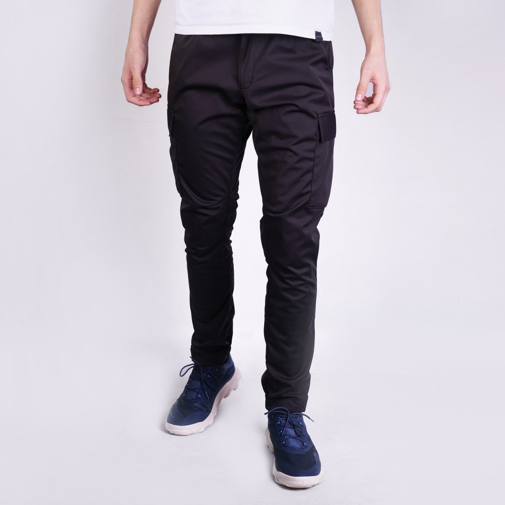 Outdoor trousers made of high-class, flexible PROSHELL material with very good waterproof parameters.