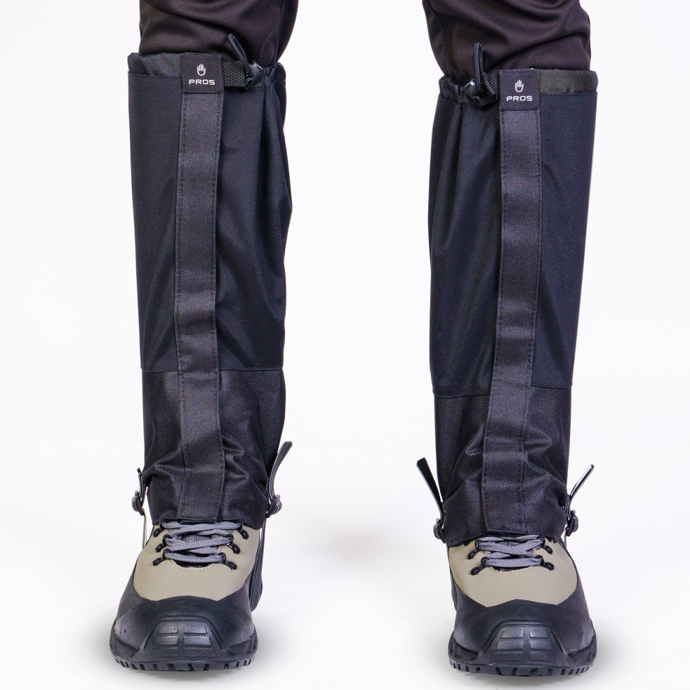 Gaiters are essential equipment for every trekking enthusiast. Made of breathable 3-layer laminate.